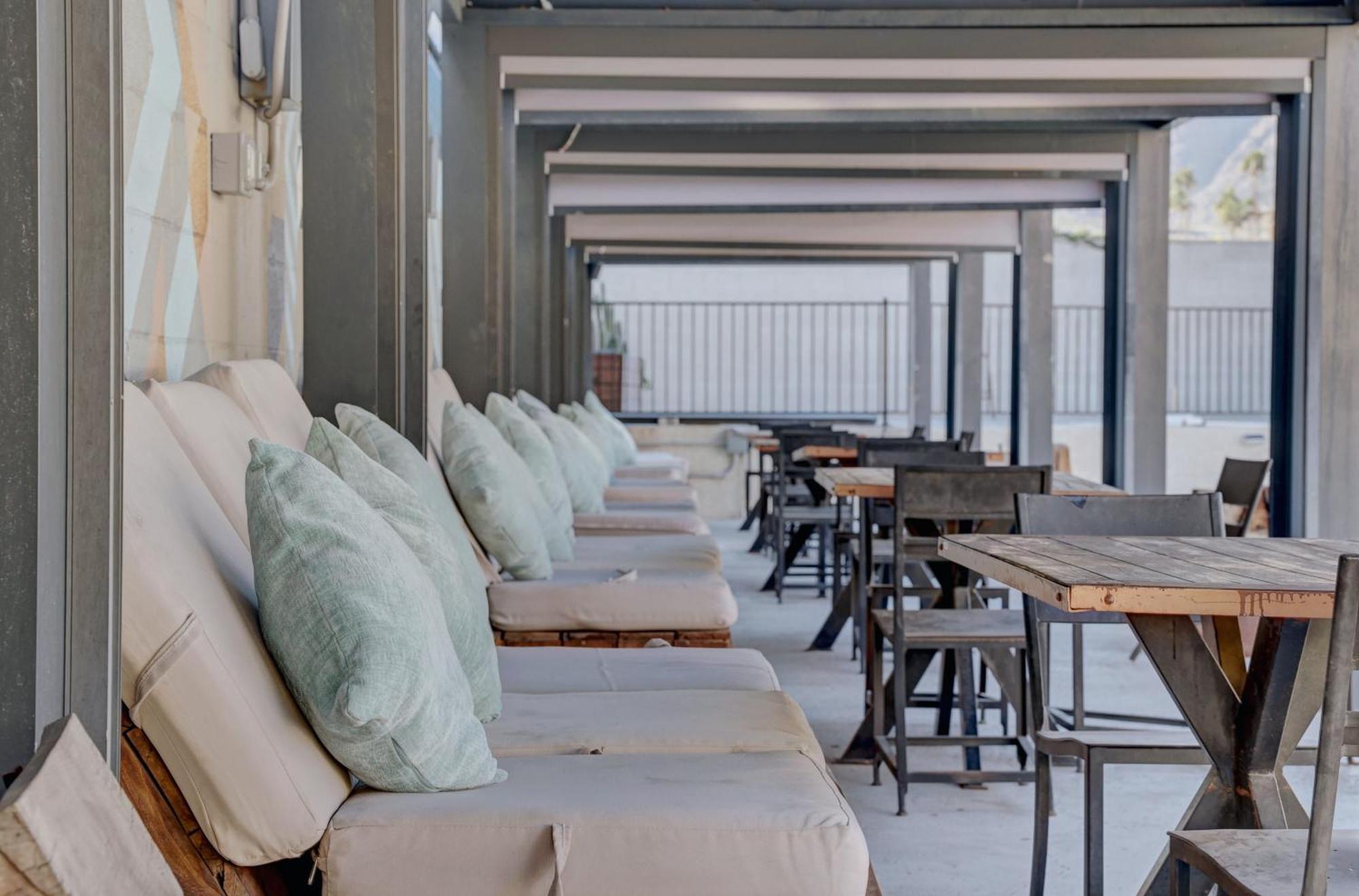 The Infusion Beach Club 棕榈泉 外观 照片